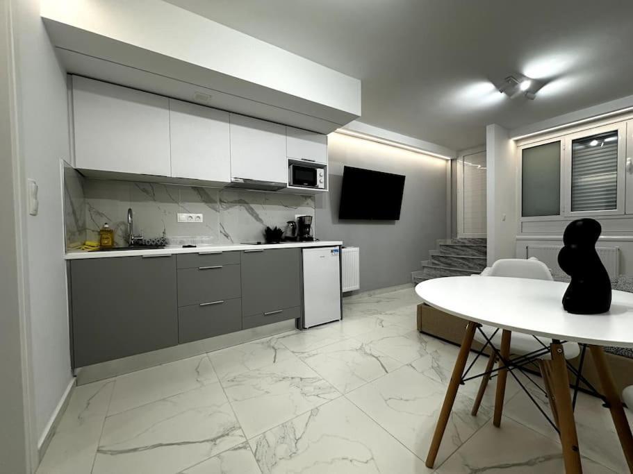 Cozy Elegant Apartment #2 Vipgreece Αθήνα Εξωτερικό φωτογραφία